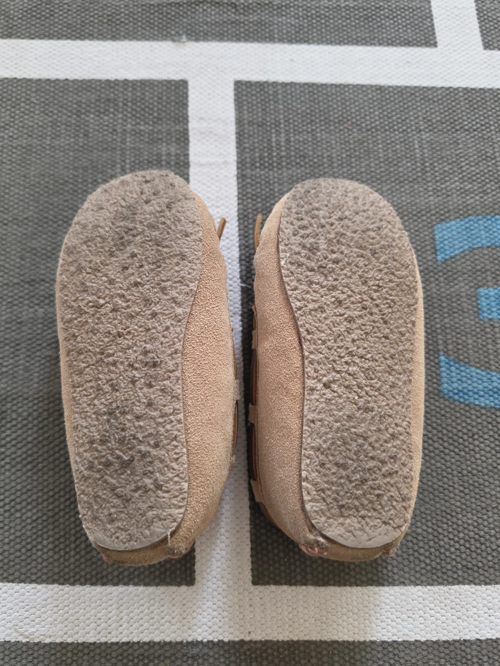Minnetonka Kids Tan Suede Moccasin Slippers with Faux Fur
